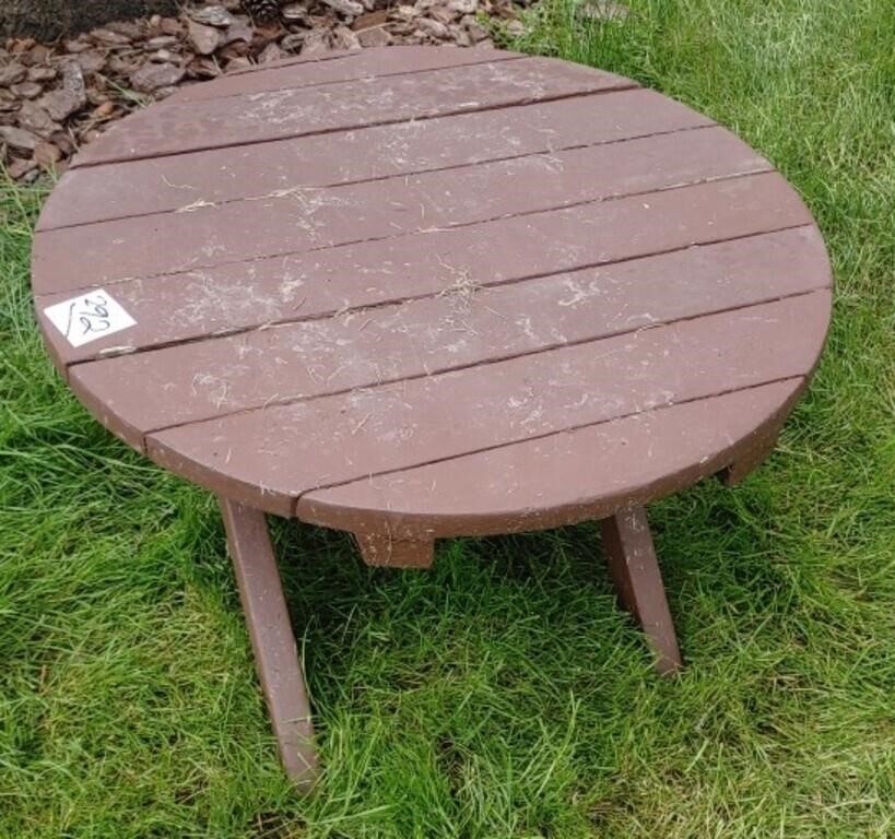 Round Wooden Patio Table 27" x 16"
