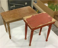 2 miniature tables
