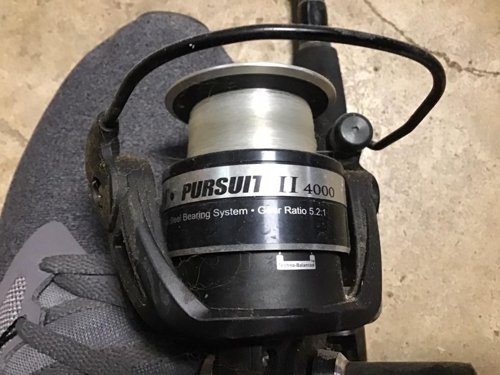 FISHING PENN PURSUIT II REEL AND GRAPHITE ROD