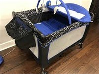 EVENFLO PORTABLE BABY SUITE DELUXE PLAYPEN