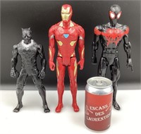 3 figurines de super-héros