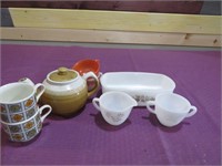 TEA POT/ CASSEROLE DISH & CREAM+SUGAR