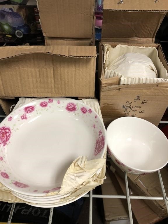 LOT OF 24 Bowls 18 Small 6 Large
