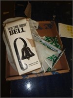 APRON / BELL & DOLL STAND