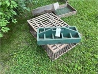 SMALL ANIMAL CRATE 2 SCREENS AND A WOODEN TOOL BOX