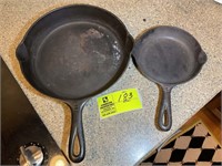 PAIR OF GRISWOLD NUMBER 3 AND 8 CAST IRON PANS 7IN