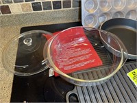 PYREX BAKING DISH, FRYING PAN AND BAKING DISHES