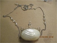 Shell Compact Pendant Necklace