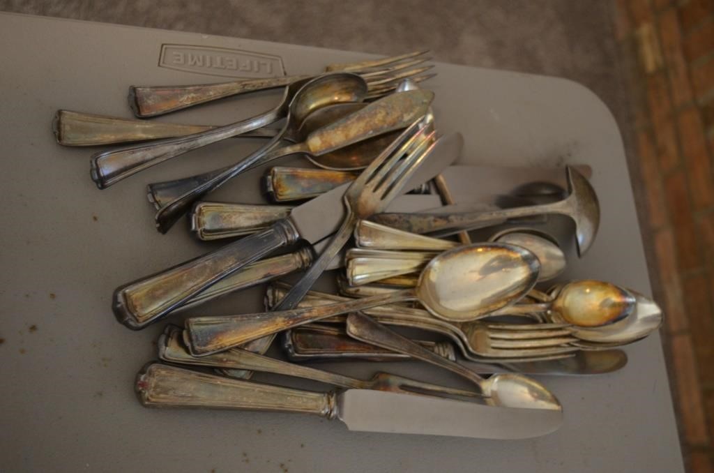 Lot of Unsorted Rogers Flatware