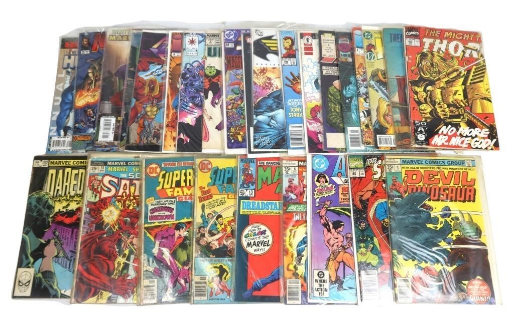 LARGE LOT OF COMIC BOOKS