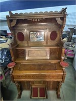 Antique Crown Parlor Pump Organ Walnut W/ Flower