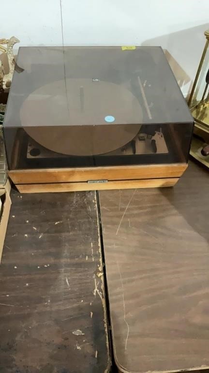 United audio record player ( untested).