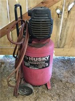 Husky 20 Gallon Air Compressor - WORKS