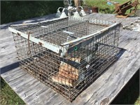 Wire Crate with feeder