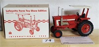 International 1468 Lafayette Show tractor 1995
