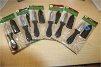 SELECTION OF CLASSIC GIFT KNIVES-NEW