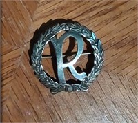 VINTAGE STERLING SILVER WREATH INITIAL BROOCH PIN