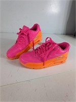 Sz 9 Nike Air Max 90 Shoes