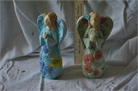 2 small angel figurines