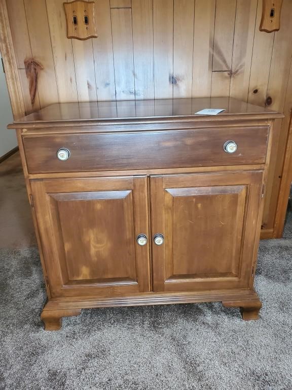 SMALL 2 DOOR/ 1 DRAWER CABINET