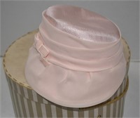 Vintage Pink Ladies Hat with Hatbox