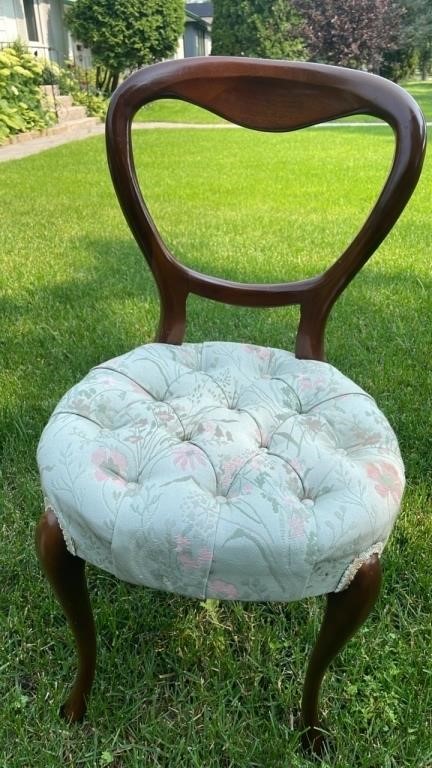 Vintage Wood Tufted Cushion