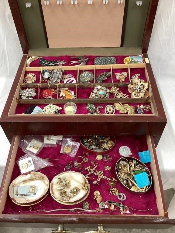 Vintage Jewelry w/ Box, Incl. Brooches,