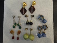 7 pr Clip earrings