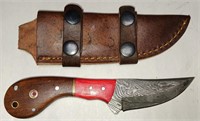 256 - DAMASCUS STEEL KNIFE W/LEATHER SHEATH (C12)
