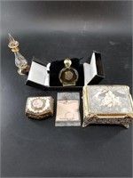 Large lot with several beautiful lidded jewelry bo
