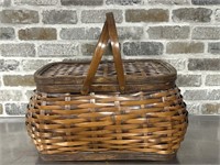 Vintage Woven Picnic Basket w/ Removeable Lid