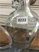 Gallon jug with pump