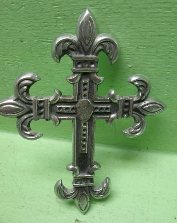 10" Hanging Metal Cross