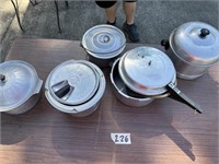 (1) GRISWOLD POT WITH LID & ALUMINUMWARE