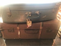 2 VINTAGE SUITCASES