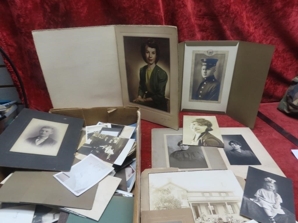 Antique photograph lot.