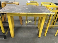 4'x2.5'x4' Metal Work Table