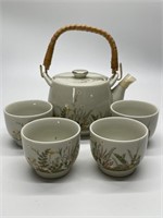 Vintage Daisy Themed Japanese Teapot and Four