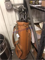 GOLF CLUBS IN BAG