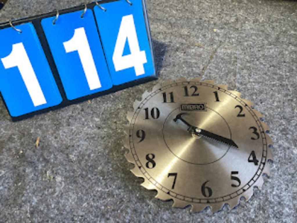 Sawblade clock