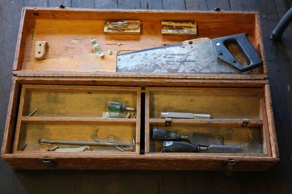 WOODEN TOOLBOX & CONTENTS