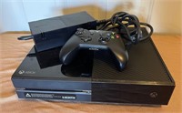 XBOX ONE CONSOLE MODEL 1540 W/ CONTROLLER