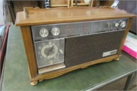 Mid Century General Electric AM-FM Radio Solid Sta