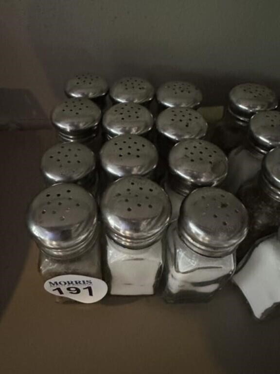 Salt & Pepper Shakers - Glass - 1 dozen