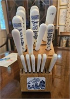 Blue Willow kitchen knife set