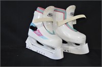 Bauer Childs Ice Skates Size Y10/11
