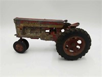 Vtg Hubley Farmall IH M Sm H1:16 Toy Tractor 12B
