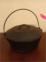 Cast iron #8 Dutch oven with handle and lid