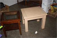 2 Side Tables