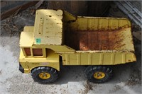 Mighty Tonka metal dump truck